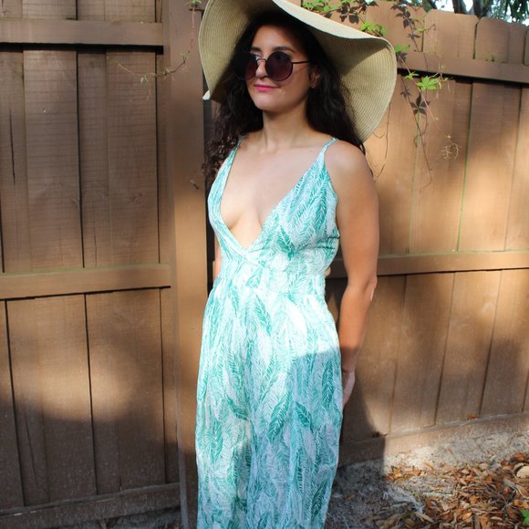 Latiste Leaf Print Tie-Back Jumpsuit - Picture 8 of 8